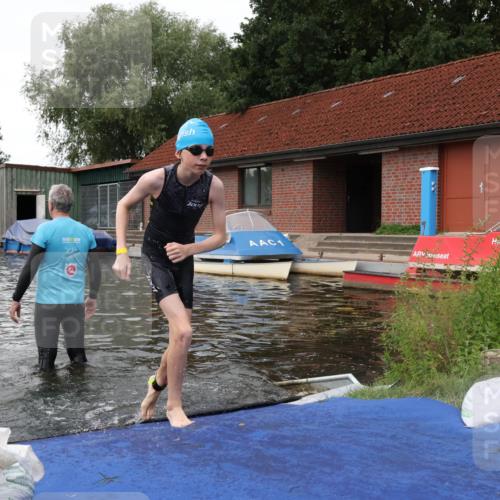 31.08.2025 - Elbe Triathlon Hamburg Luisa Fischer http://msf.ph/oto/8678745 31.08.2025 12:24:20 Schwimmen 1642 meine-sportfotos.de