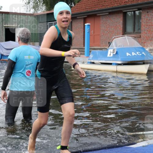 31.08.2025 - Elbe Triathlon Hamburg Luisa Fischer http://msf.ph/oto/8678791 31.08.2025 12:25:03 Schwimmen 1663 meine-sportfotos.de