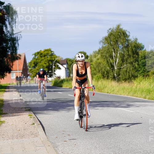 31.08.2025 - Elbe Triathlon Hamburg Michael Burmester http://msf.ph/oto/8678796 31.08.2025 10:36:26 Radfahren 681, 877, 1012 meine-sportfotos.de