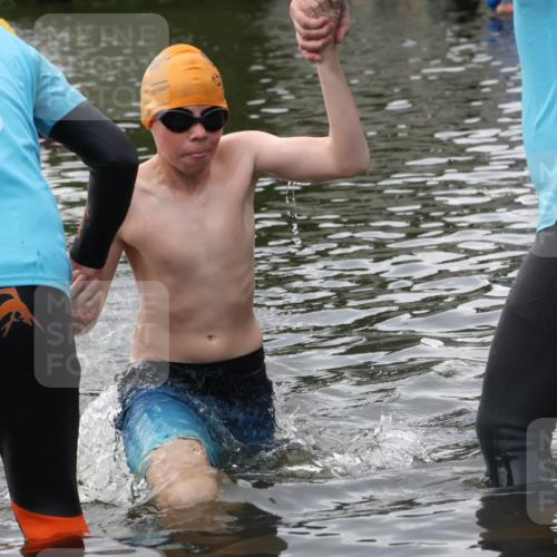 31.08.2025 - Elbe Triathlon Hamburg Luisa Fischer http://msf.ph/oto/8678797 31.08.2025 12:25:33 Schwimmen 1638 meine-sportfotos.de