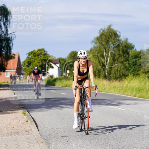 31.08.2025 - Elbe Triathlon Hamburg Michael Burmester http://msf.ph/oto/8678800 31.08.2025 10:36:26 Radfahren 681, 877, 1012 meine-sportfotos.de