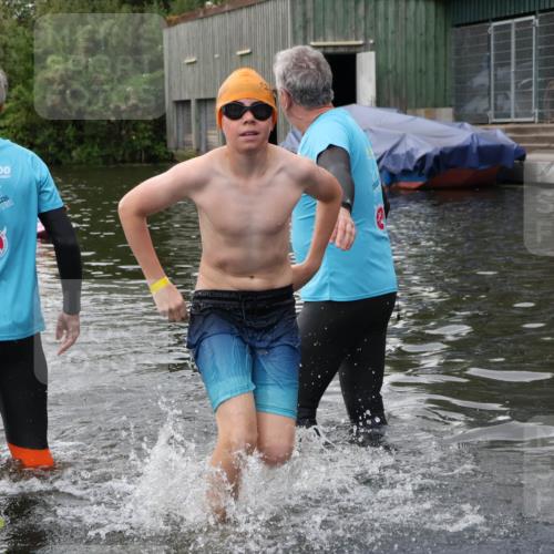 31.08.2025 - Elbe Triathlon Hamburg Luisa Fischer http://msf.ph/oto/8678804 31.08.2025 12:25:34 Schwimmen 1638 meine-sportfotos.de