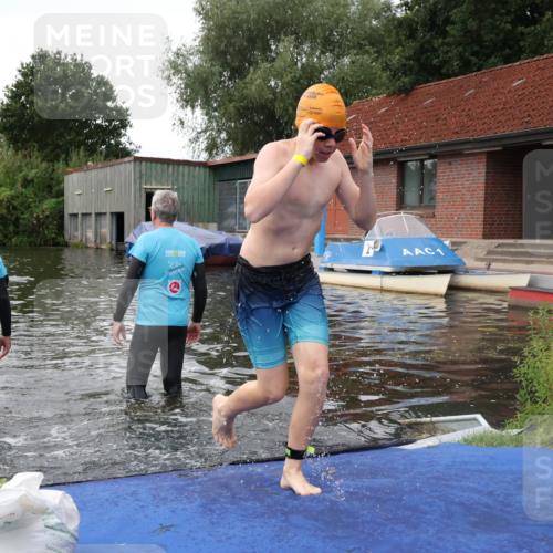 31.08.2025 - Elbe Triathlon Hamburg Luisa Fischer http://msf.ph/oto/8678809 31.08.2025 12:25:35 Schwimmen 1638 meine-sportfotos.de