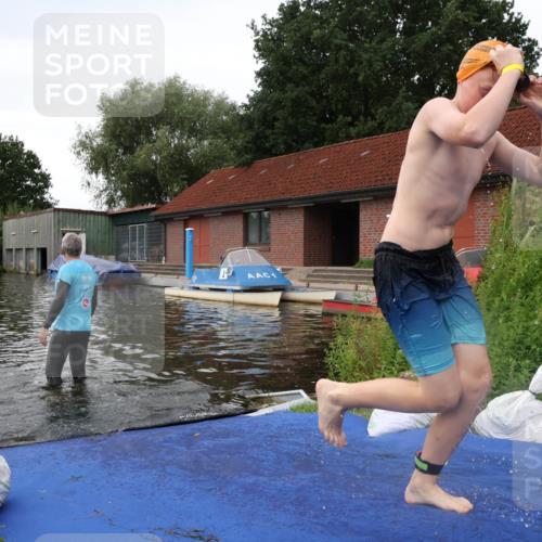 31.08.2025 - Elbe Triathlon Hamburg Luisa Fischer http://msf.ph/oto/8678812 31.08.2025 12:25:35 Schwimmen 1638 meine-sportfotos.de