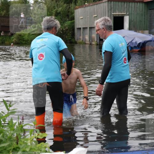 31.08.2025 - Elbe Triathlon Hamburg Luisa Fischer http://msf.ph/oto/8678834 31.08.2025 12:28:50 Schwimmen 1636 meine-sportfotos.de