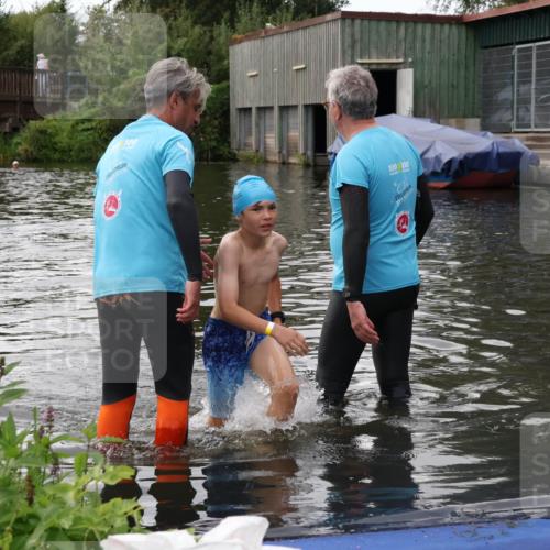 31.08.2025 - Elbe Triathlon Hamburg Luisa Fischer http://msf.ph/oto/8678836 31.08.2025 12:28:50 Schwimmen 1636 meine-sportfotos.de