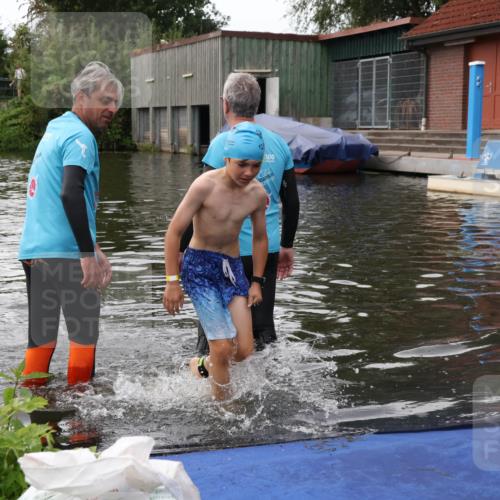 31.08.2025 - Elbe Triathlon Hamburg Luisa Fischer http://msf.ph/oto/8678839 31.08.2025 12:28:51 Schwimmen 1636 meine-sportfotos.de