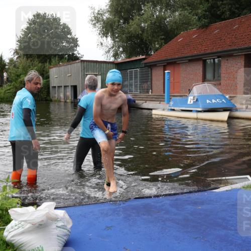 31.08.2025 - Elbe Triathlon Hamburg Luisa Fischer http://msf.ph/oto/8678843 31.08.2025 12:28:52 Schwimmen 1636 meine-sportfotos.de