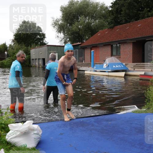 31.08.2025 - Elbe Triathlon Hamburg Luisa Fischer http://msf.ph/oto/8678844 31.08.2025 12:28:52 Schwimmen 1636 meine-sportfotos.de