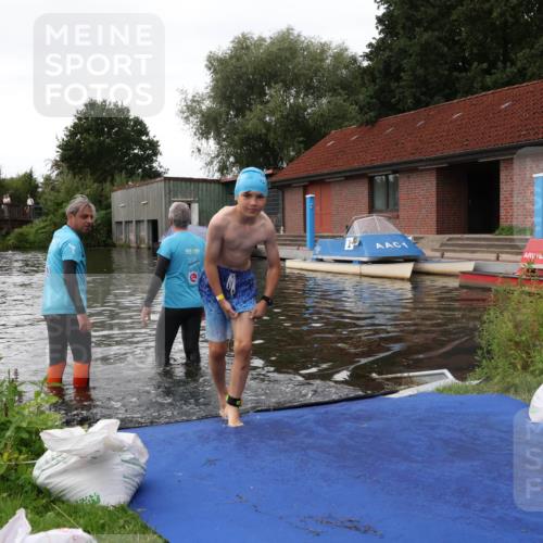 31.08.2025 - Elbe Triathlon Hamburg Luisa Fischer http://msf.ph/oto/8678845 31.08.2025 12:28:52 Schwimmen 1636 meine-sportfotos.de