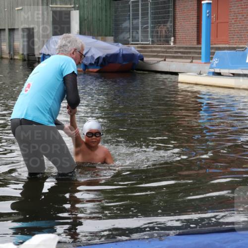 31.08.2025 - Elbe Triathlon Hamburg Luisa Fischer http://msf.ph/oto/8678855 31.08.2025 12:30:11 Schwimmen  meine-sportfotos.de