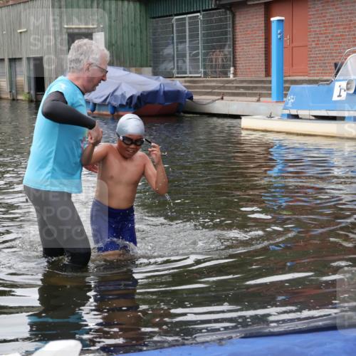 31.08.2025 - Elbe Triathlon Hamburg Luisa Fischer http://msf.ph/oto/8678861 31.08.2025 12:30:12 Schwimmen  meine-sportfotos.de
