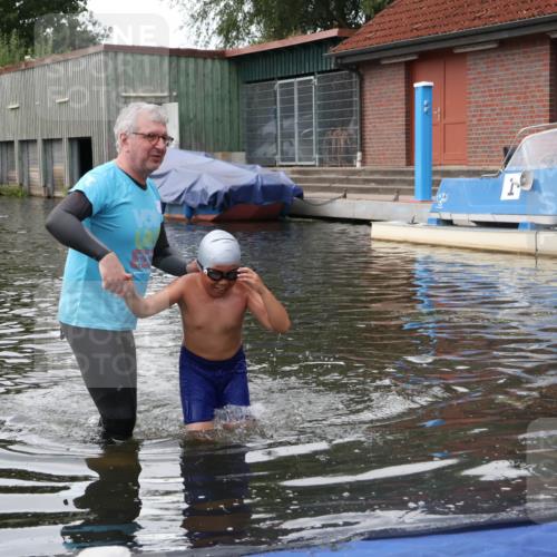 31.08.2025 - Elbe Triathlon Hamburg Luisa Fischer http://msf.ph/oto/8678862 31.08.2025 12:30:13 Schwimmen  meine-sportfotos.de