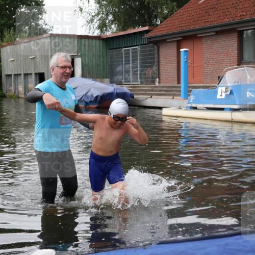 31.08.2025 - Elbe Triathlon Hamburg Luisa Fischer http://msf.ph/oto/8678865 31.08.2025 12:30:13 Schwimmen  meine-sportfotos.de