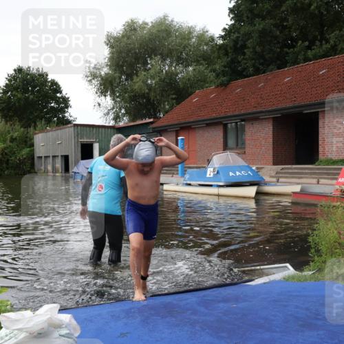 31.08.2025 - Elbe Triathlon Hamburg Luisa Fischer http://msf.ph/oto/8678871 31.08.2025 12:30:14 Schwimmen  meine-sportfotos.de