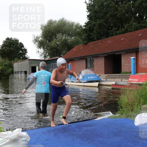 31.08.2025 - Elbe Triathlon Hamburg Luisa Fischer http://msf.ph/oto/8678872 31.08.2025 12:30:15 Schwimmen  meine-sportfotos.de