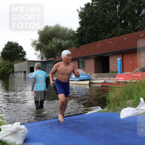 31.08.2025 - Elbe Triathlon Hamburg Luisa Fischer http://msf.ph/oto/8678874 31.08.2025 12:30:15 Schwimmen  meine-sportfotos.de