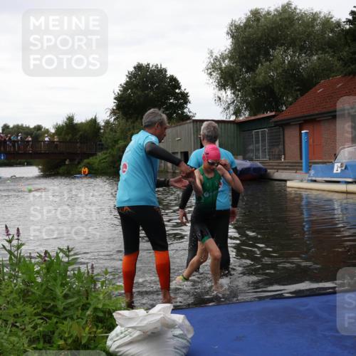 31.08.2025 - Elbe Triathlon Hamburg Luisa Fischer http://msf.ph/oto/8678887 31.08.2025 12:33:10 Schwimmen 1697 meine-sportfotos.de