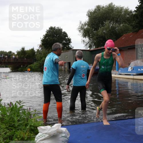 31.08.2025 - Elbe Triathlon Hamburg Luisa Fischer http://msf.ph/oto/8678890 31.08.2025 12:33:11 Schwimmen 1697 meine-sportfotos.de