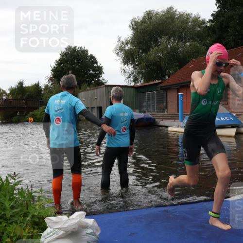31.08.2025 - Elbe Triathlon Hamburg Luisa Fischer http://msf.ph/oto/8678892 31.08.2025 12:33:11 Schwimmen 1697 meine-sportfotos.de