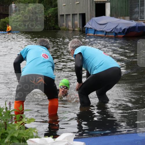 31.08.2025 - Elbe Triathlon Hamburg Luisa Fischer http://msf.ph/oto/8678898 31.08.2025 12:33:30 Schwimmen 1679 meine-sportfotos.de