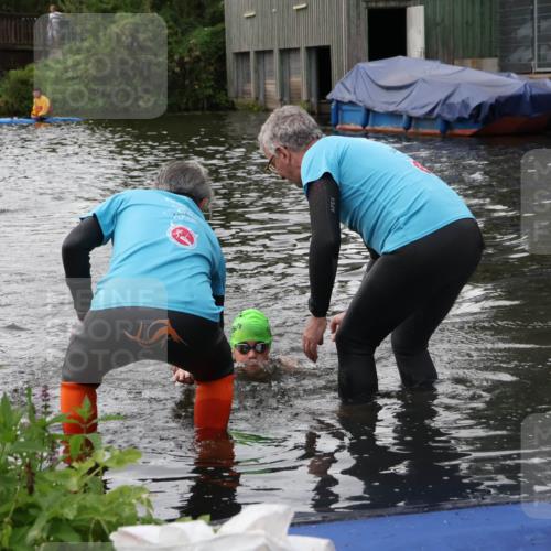 31.08.2025 - Elbe Triathlon Hamburg Luisa Fischer http://msf.ph/oto/8678900 31.08.2025 12:33:30 Schwimmen 1679 meine-sportfotos.de
