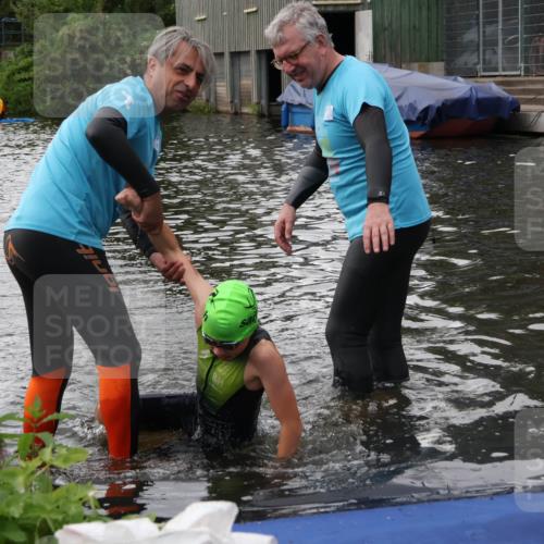 31.08.2025 - Elbe Triathlon Hamburg Luisa Fischer http://msf.ph/oto/8678909 31.08.2025 12:33:32 Schwimmen 1679 meine-sportfotos.de