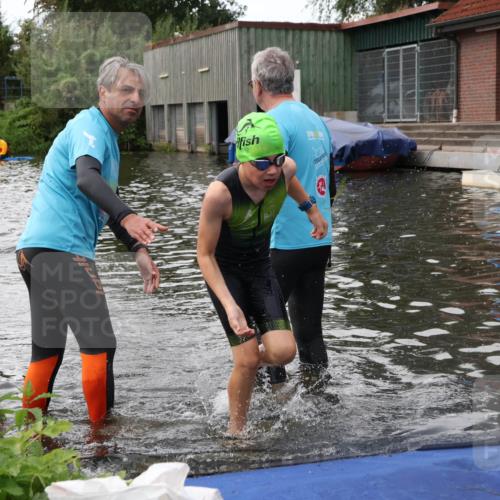 31.08.2025 - Elbe Triathlon Hamburg Luisa Fischer http://msf.ph/oto/8678915 31.08.2025 12:33:33 Schwimmen 1666, 1679 meine-sportfotos.de