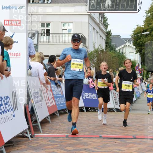 31.08.2025 - 21. Blankeneser Heldenlauf Strokosch-Dieckow http://msf.ph/oto/8678917 31.08.2025 10:25:54 Ziel 2342, 2472, 2070, 2241, 2243 meine-sportfotos.de