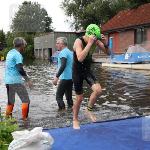 31.08.2025 - Elbe Triathlon Hamburg Luisa Fischer http://msf.ph/oto/8678919 31.08.2025 12:33:34 Schwimmen 1666, 1679 meine-sportfotos.de