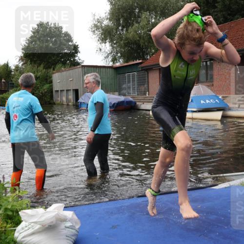 31.08.2025 - Elbe Triathlon Hamburg Luisa Fischer http://msf.ph/oto/8678920 31.08.2025 12:33:34 Schwimmen 1666, 1679 meine-sportfotos.de