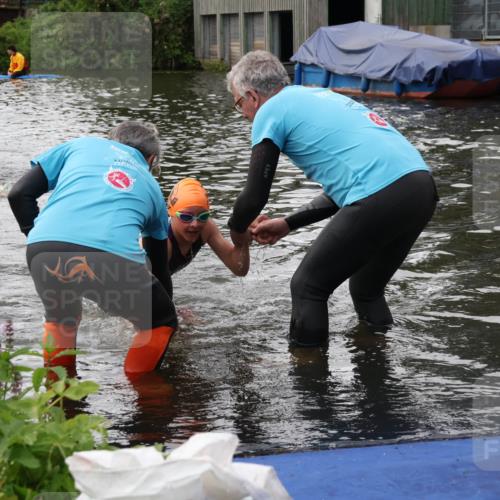 31.08.2025 - Elbe Triathlon Hamburg Luisa Fischer http://msf.ph/oto/8678922 31.08.2025 12:33:41 Schwimmen 1666 meine-sportfotos.de