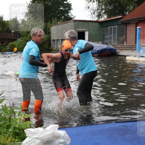 31.08.2025 - Elbe Triathlon Hamburg Luisa Fischer http://msf.ph/oto/8678926 31.08.2025 12:33:42 Schwimmen 1666, 1689 meine-sportfotos.de