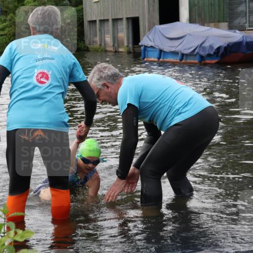 31.08.2025 - Elbe Triathlon Hamburg Luisa Fischer http://msf.ph/oto/8678937 31.08.2025 12:33:49 Schwimmen 1689 meine-sportfotos.de