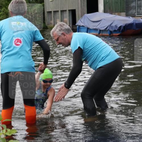 31.08.2025 - Elbe Triathlon Hamburg Luisa Fischer http://msf.ph/oto/8678938 31.08.2025 12:33:49 Schwimmen 1689 meine-sportfotos.de