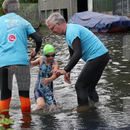 31.08.2025 - Elbe Triathlon Hamburg Luisa Fischer http://msf.ph/oto/8678942 31.08.2025 12:33:49 Schwimmen 1689 meine-sportfotos.de