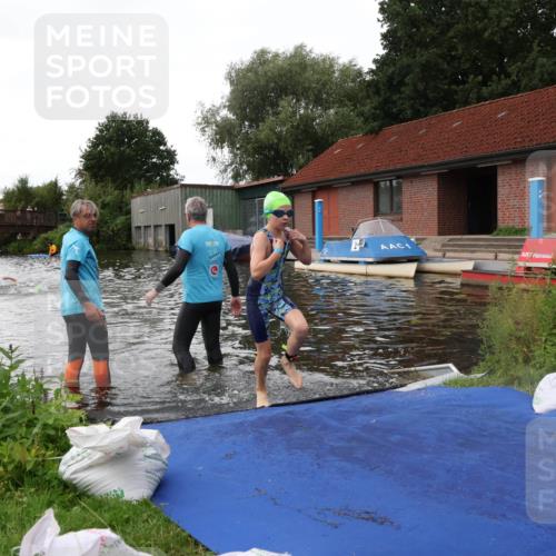 31.08.2025 - Elbe Triathlon Hamburg Luisa Fischer http://msf.ph/oto/8678947 31.08.2025 12:33:51 Schwimmen 1689 meine-sportfotos.de