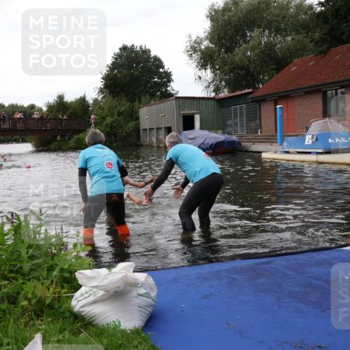 31.08.2025 - Elbe Triathlon Hamburg Luisa Fischer http://msf.ph/oto/8678984 31.08.2025 12:34:13 Schwimmen 1675, 1680, 1690 meine-sportfotos.de