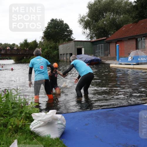 31.08.2025 - Elbe Triathlon Hamburg Luisa Fischer http://msf.ph/oto/8678985 31.08.2025 12:34:14 Schwimmen 1675, 1680, 1690 meine-sportfotos.de