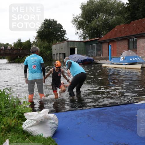 31.08.2025 - Elbe Triathlon Hamburg Luisa Fischer http://msf.ph/oto/8678988 31.08.2025 12:34:14 Schwimmen 1675, 1680, 1690 meine-sportfotos.de