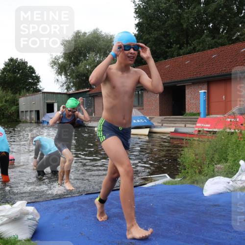 31.08.2025 - Elbe Triathlon Hamburg Luisa Fischer http://msf.ph/oto/8679043 31.08.2025 12:34:43 Schwimmen 1669, 1670, 1674, 1683, 1686, 1695 meine-sportfotos.de