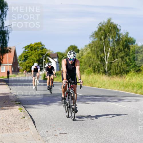 31.08.2025 - Elbe Triathlon Hamburg Michael Burmester http://msf.ph/oto/8679051 31.08.2025 10:37:14 Radfahren 808, 822, 880, 931, 984, 989, 1052, 1063, 1086, 1192 meine-sportfotos.de