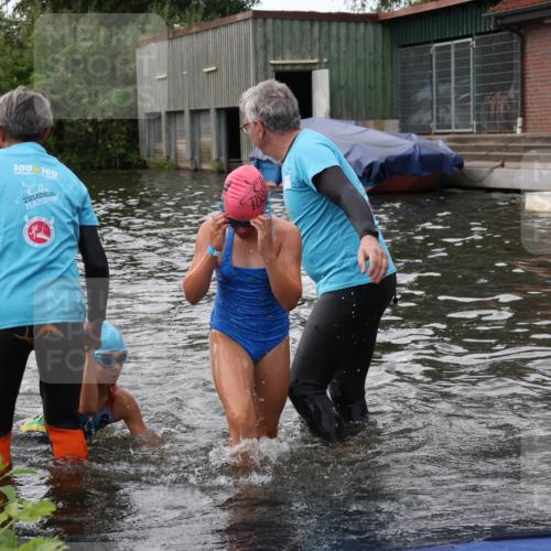 31.08.2025 - Elbe Triathlon Hamburg Luisa Fischer http://msf.ph/oto/8679052 31.08.2025 12:34:45 Schwimmen 1669, 1670, 1683, 1684, 1686, 1695 meine-sportfotos.de