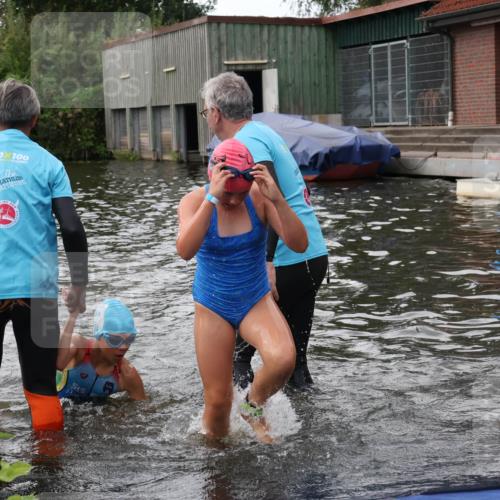 31.08.2025 - Elbe Triathlon Hamburg Luisa Fischer http://msf.ph/oto/8679053 31.08.2025 12:34:46 Schwimmen 1669, 1670, 1683, 1684, 1686, 1695 meine-sportfotos.de