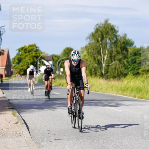 31.08.2025 - Elbe Triathlon Hamburg Michael Burmester http://msf.ph/oto/8679056 31.08.2025 10:37:15 Radfahren 808, 822, 880, 931, 984, 989, 1052, 1063, 1086, 1192 meine-sportfotos.de