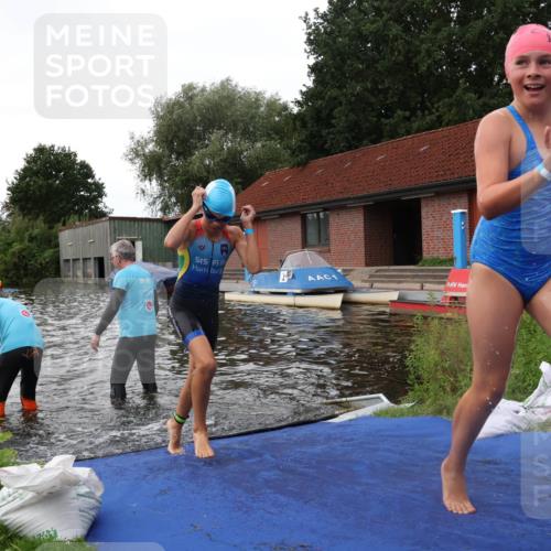 31.08.2025 - Elbe Triathlon Hamburg Luisa Fischer http://msf.ph/oto/8679064 31.08.2025 12:34:48 Schwimmen 1669, 1684, 1686, 1695, 1696 meine-sportfotos.de