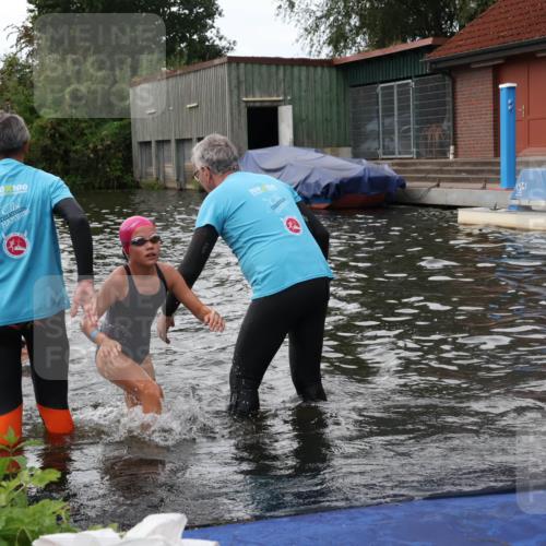 31.08.2025 - Elbe Triathlon Hamburg Luisa Fischer http://msf.ph/oto/8679070 31.08.2025 12:34:51 Schwimmen 1669, 1684, 1686, 1687, 1695, 1696 meine-sportfotos.de