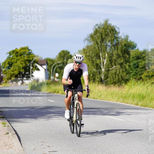 31.08.2025 - Elbe Triathlon Hamburg Michael Burmester http://msf.ph/oto/8679071 31.08.2025 10:37:17 Radfahren 880, 984, 1052, 1192 meine-sportfotos.de