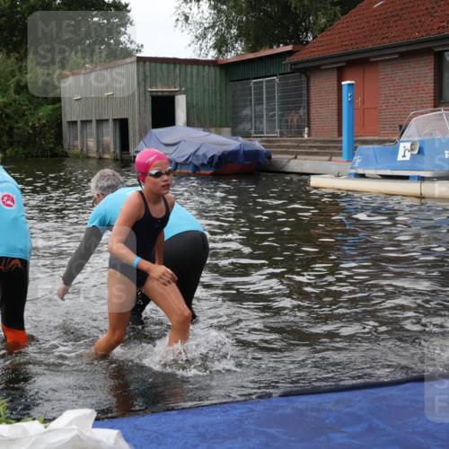 31.08.2025 - Elbe Triathlon Hamburg Luisa Fischer http://msf.ph/oto/8679074 31.08.2025 12:34:52 Schwimmen 1669, 1684, 1686, 1687, 1695, 1696 meine-sportfotos.de