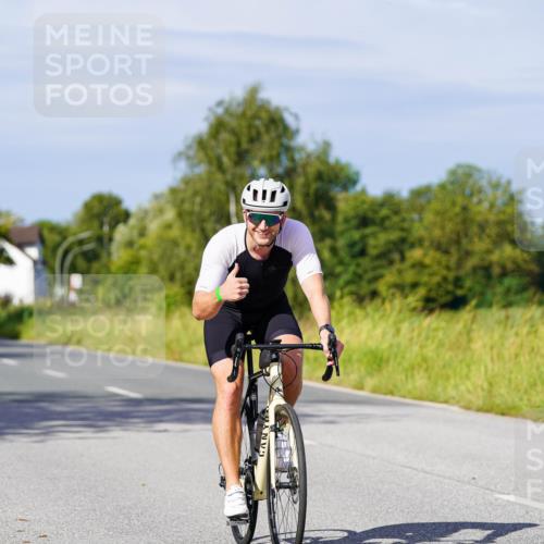 31.08.2025 - Elbe Triathlon Hamburg Michael Burmester http://msf.ph/oto/8679078 31.08.2025 10:37:17 Radfahren 880, 984, 1052, 1192 meine-sportfotos.de